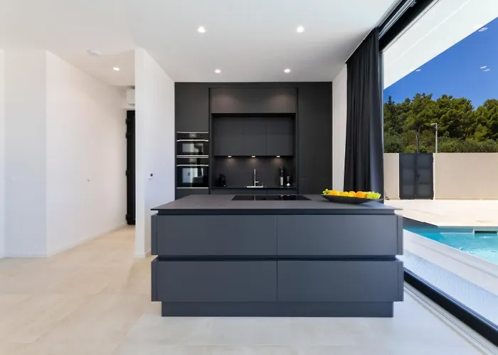 Beautifull Adriatis With Pool In Brac Вилла Сутиван