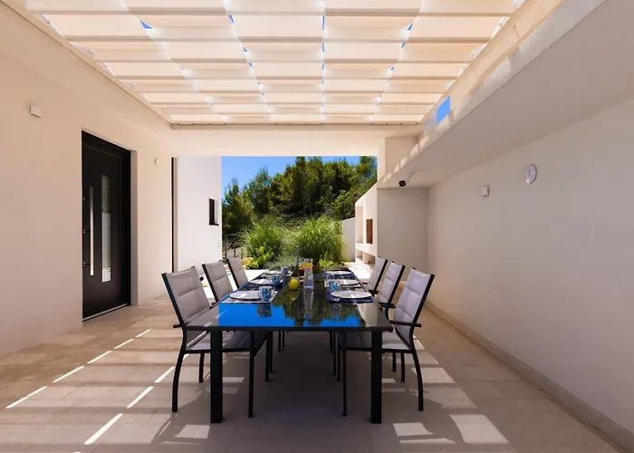Вилла Beautifull Adriatis With Pool In Brac