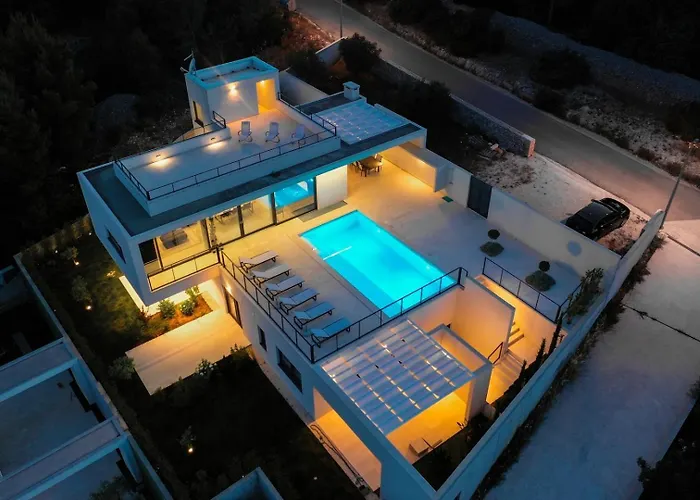 Beautifull Adriatis With Pool In Brac Vila Sutivan