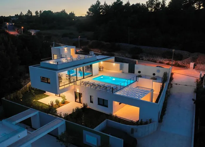 Beautifull Adriatis With Pool In Brac Vila Sutivan