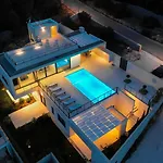 Beautifull Adriatis With Pool In Brac Villa Sutivan