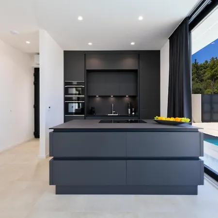 Beautifull Adriatis With Pool In Brac Вилла Сутиван