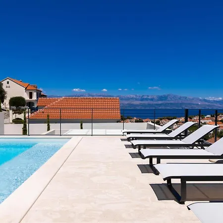 Beautifull Adriatis With Pool In Brac